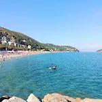 Sea View 아파트 *