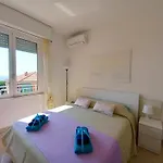 Sea View 아파트 *