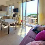 Sea View *