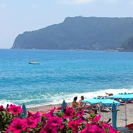 Sea View Apartment *