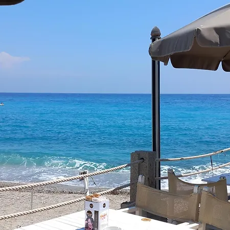 Sea View Apartment *