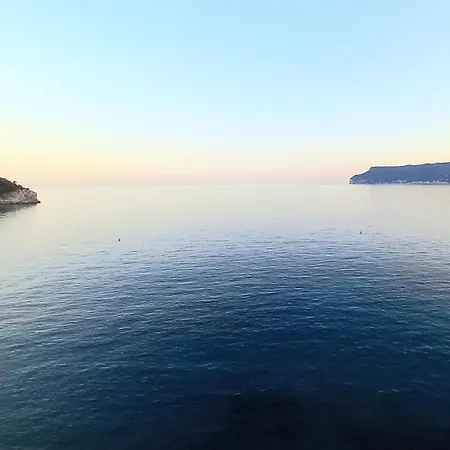 Sea View *