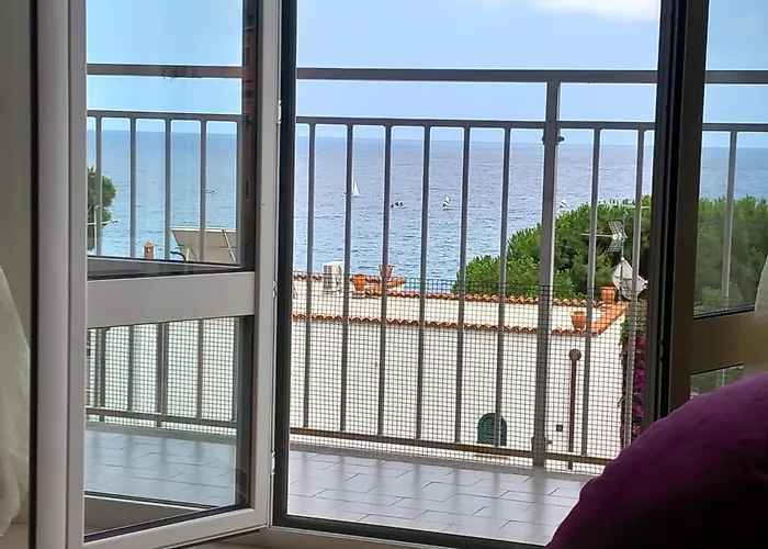 Sea View 스포토르노