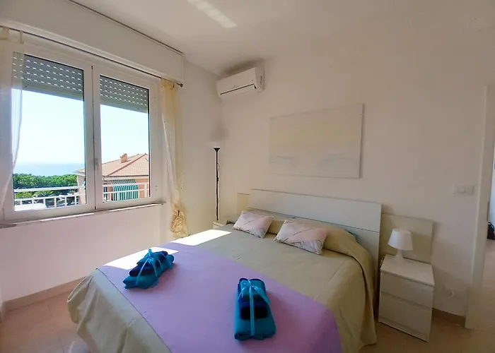 Sea View Apartment *