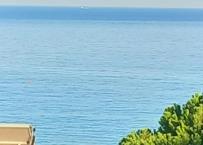 Sea View 스포토르노